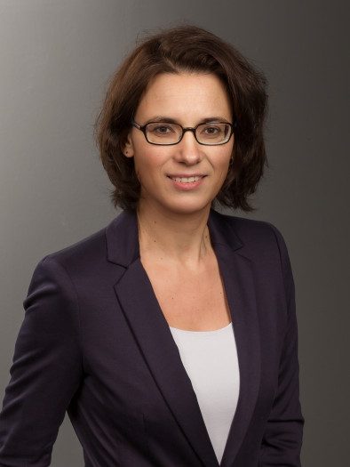 Sophie Jänicke, Ressortleiterin für tarifpolitische Themen beim Vorstand der IG Metall, sagt, dass mit der Vier-Tage-Woche die Produktivität steige und die Firmen Kosten etwa für Rekrutierung und Restrukturierungsmaßnahmen sparen. (Bild: IG Metall)